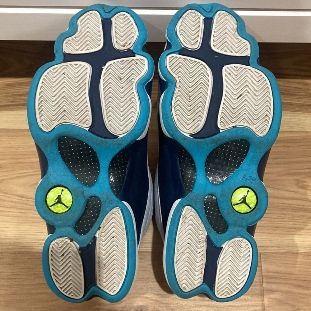 MEN’S Air Jordan 13 Low 'Hornets' - Picture 5 of 5